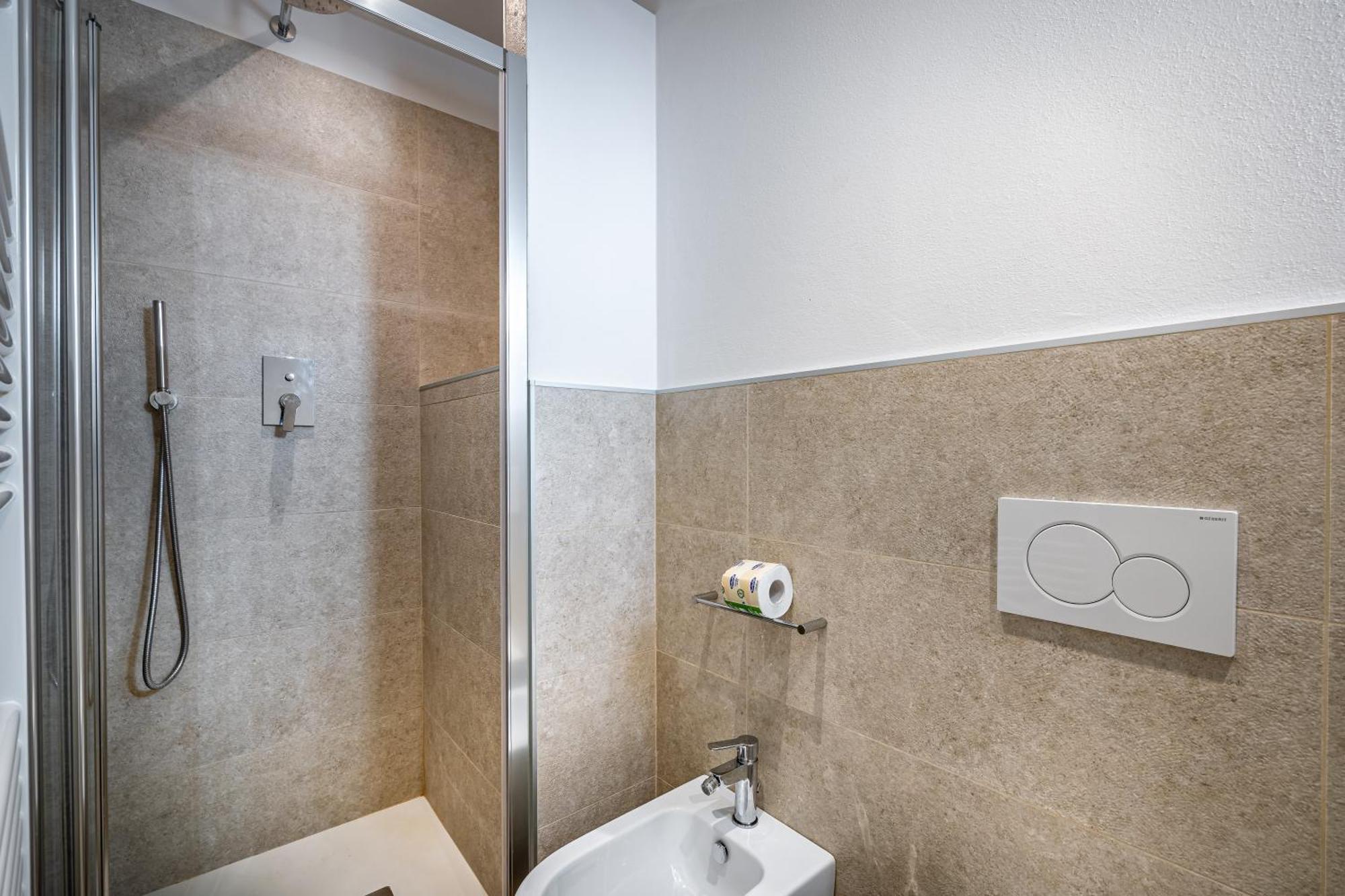 Roommo Via Dei Pilastri Giada Florence Exterior photo